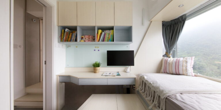 maximise space in a small bedroom