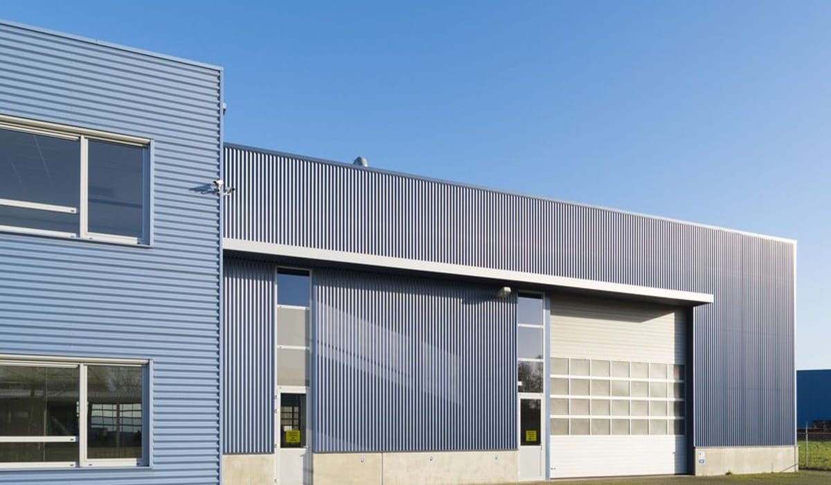 exterior commercial painting in London