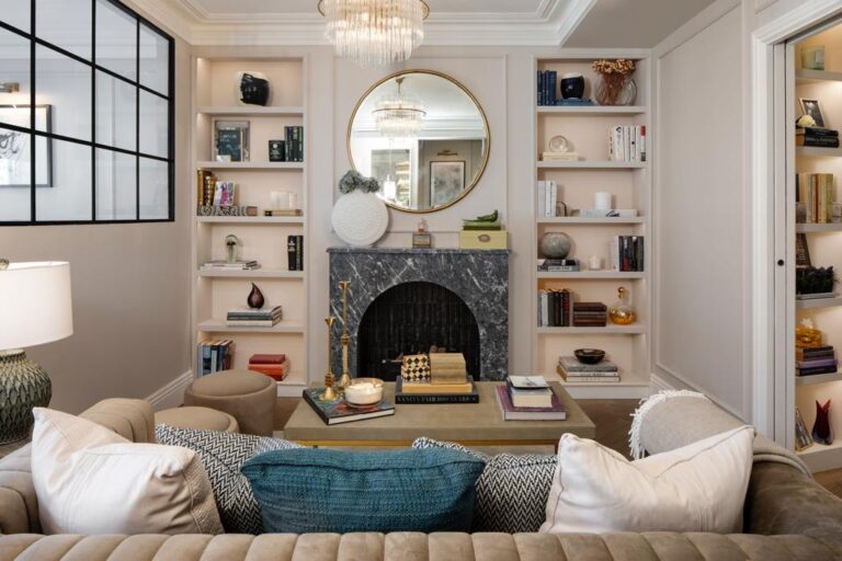 Refurbished living room with marble fireplace and bespoke joinery – Chelsea flat, GSM Builders Ltd