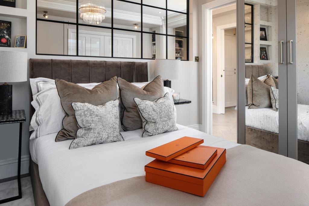 Master bedroom with Crittall-style glazed partition